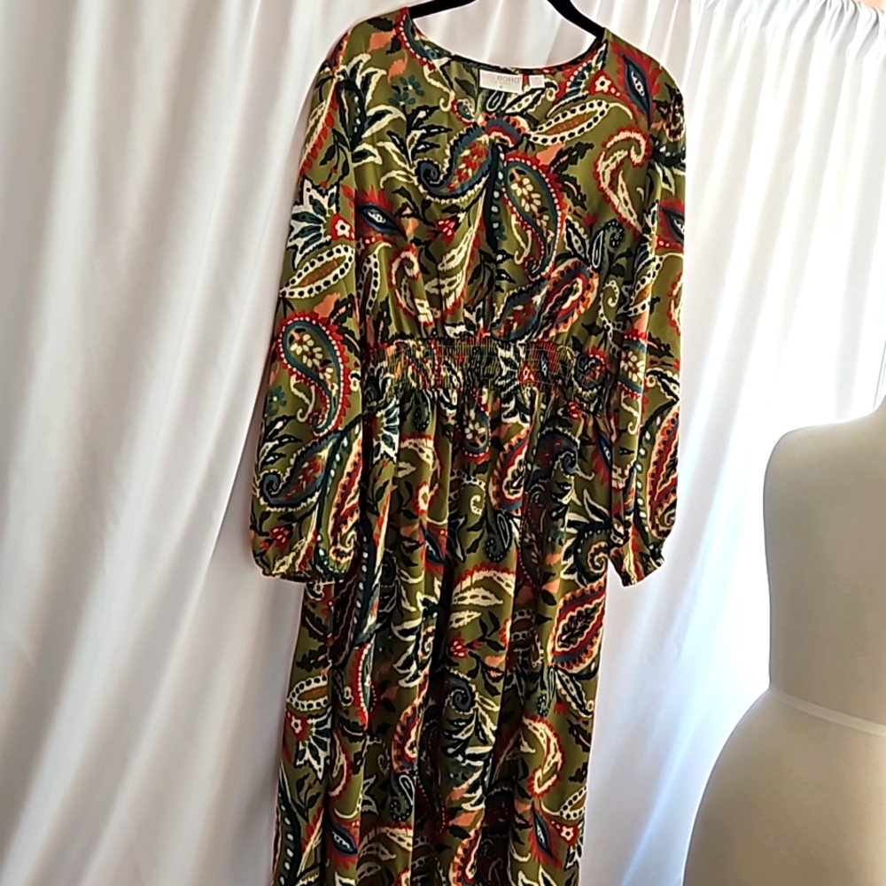 Boho Paisley neck dress w wide elastic waist.  NWOT Belle boho. MP
